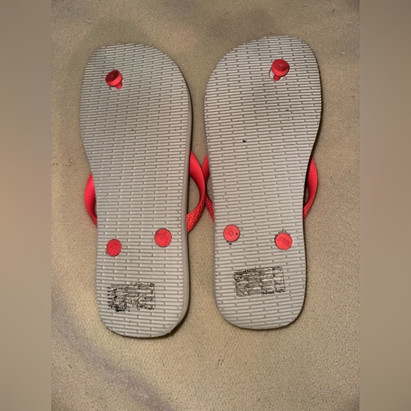 Minnie Mouse Havianas size 7 - Picture 3 of 5